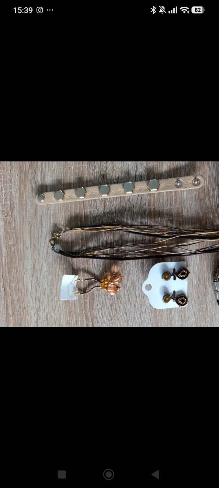 Lote de joyería fantasía para mujer de 6 piezas – Collar, pulseras y pendientes dorados – photo 7